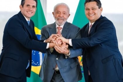 Proximidade de Lula com o STF arrastou campanha de reeleição para uma crise de ministros que decidiram proteger Moraes Proximidade de Lula com o STF arrastou campanha de reeleição para uma crise de ministros que decidiram proteger Moraes