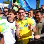 Flávio Bolsonaro confirma agenda com caminhada e comício no Recife Antigo