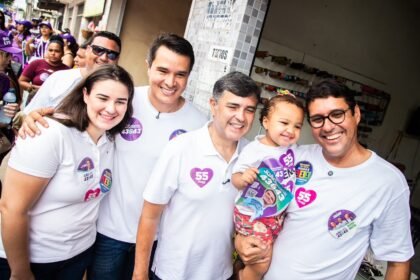 Diego Cabral reúne multidão ao lado de Eduardo da Fonte em caminhada da Onda 55 em Vera Cruz Diego Cabral reúne multidão ao lado de Eduardo da Fonte em caminhada da Onda 55 em Vera Cruz