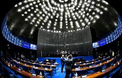 A menos de um mês da eleição, 27% dos pernambucanos ainda não sabem em quem votar para o Senado