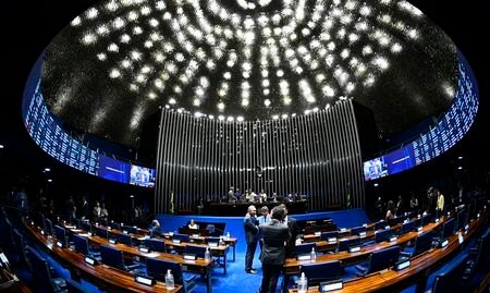 A menos de um mês da eleição, 27% dos pernambucanos ainda não sabem em quem votar para o Senado A menos de um mês da eleição, 27% dos pernambucanos ainda não sabem em quem votar para o Senado