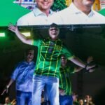 Flávio Bolsonaro diz que Lula aumentou Bolsa Família em “ato de desespero” e tenta comprar votos