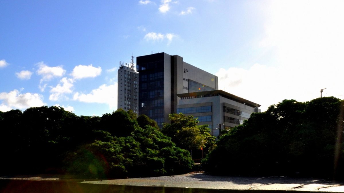 TCE alerta: 120 prefeituras de Pernambuco têm mais de 50% dos servidores temporários