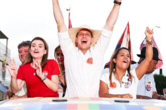 Em agenda no Agreste e Mata Norte, João Campos reúne apoiadores e realiza três carreatas Em agenda no Agreste e Mata Norte, João Campos reúne apoiadores e realiza três carreatas